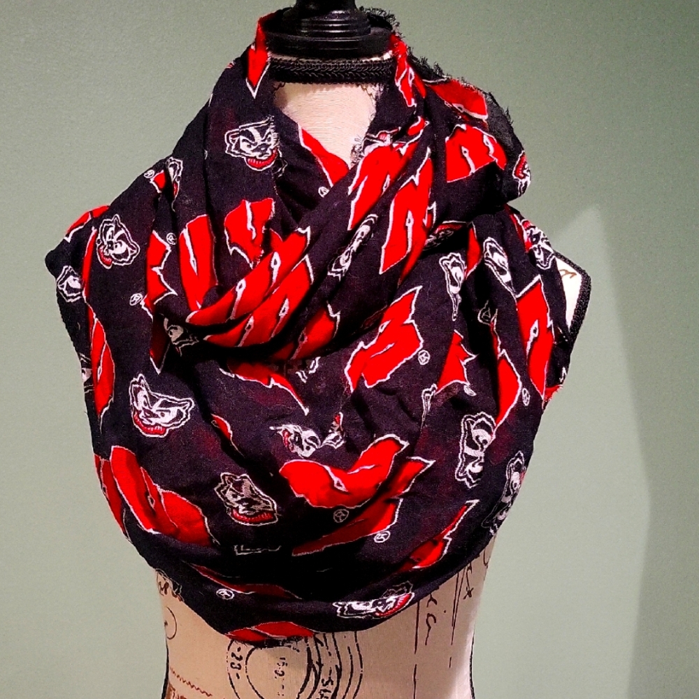 Wisconsin Badgers Black and Red Women's Infinity Scarf
